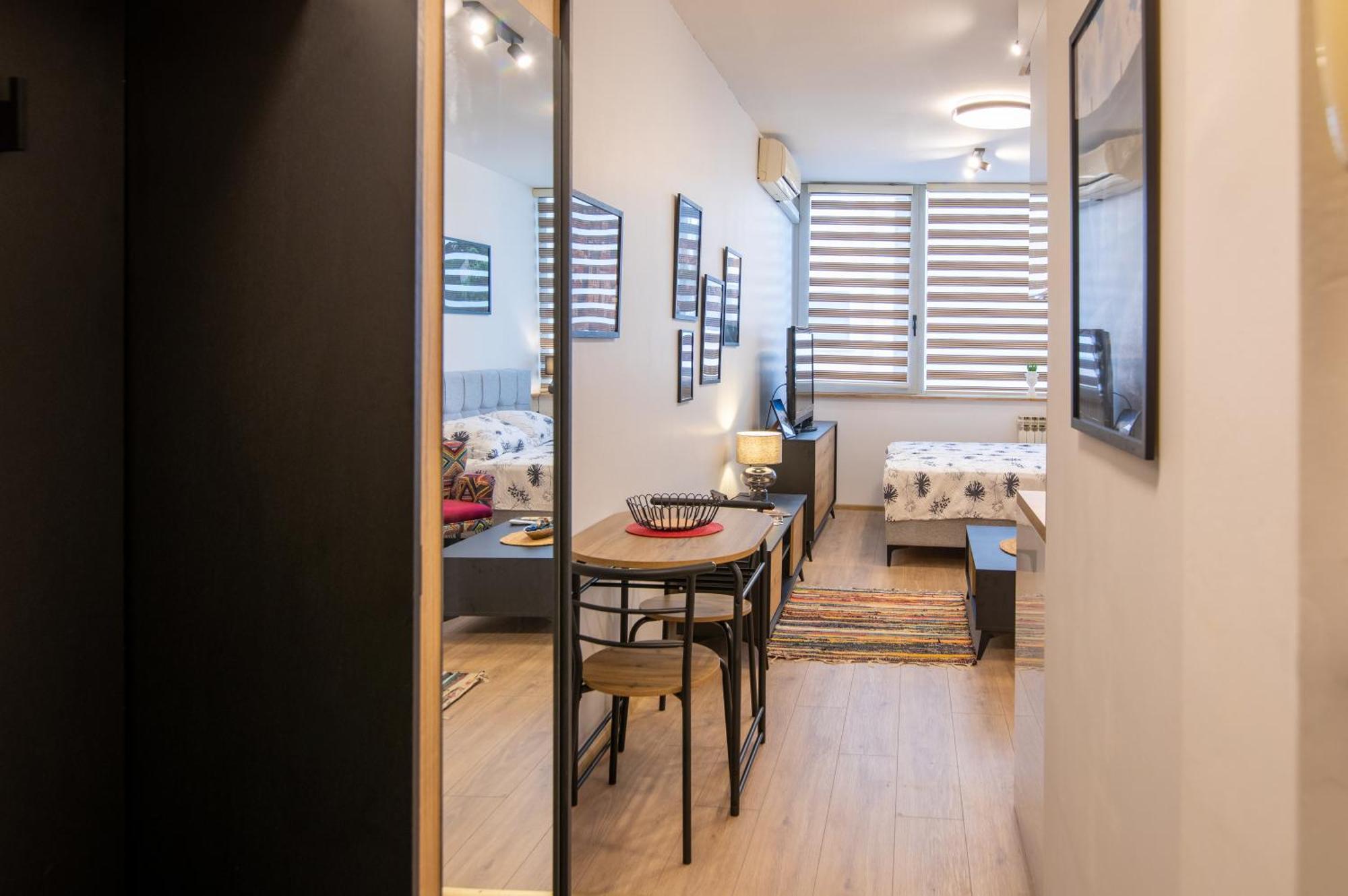 Velvet Apartment *